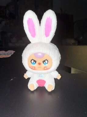 Baby Three Lilly Rabbit Town figure